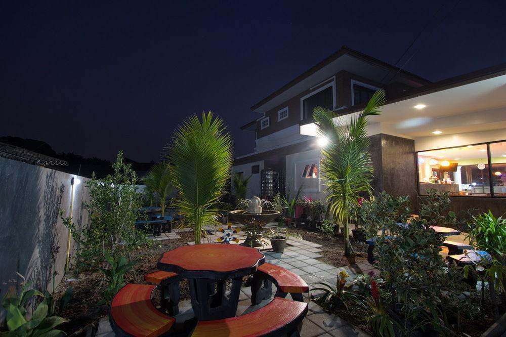Donchai House Guest House& Cafe Чіангмай Екстер'єр фото