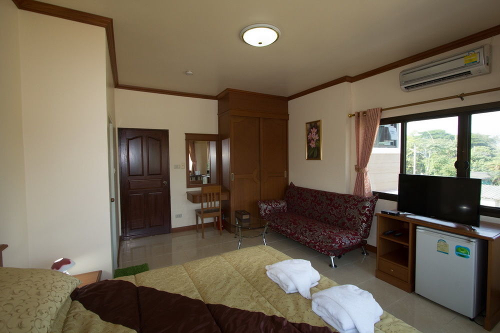 Donchai House Guest House& Cafe Чіангмай Екстер'єр фото